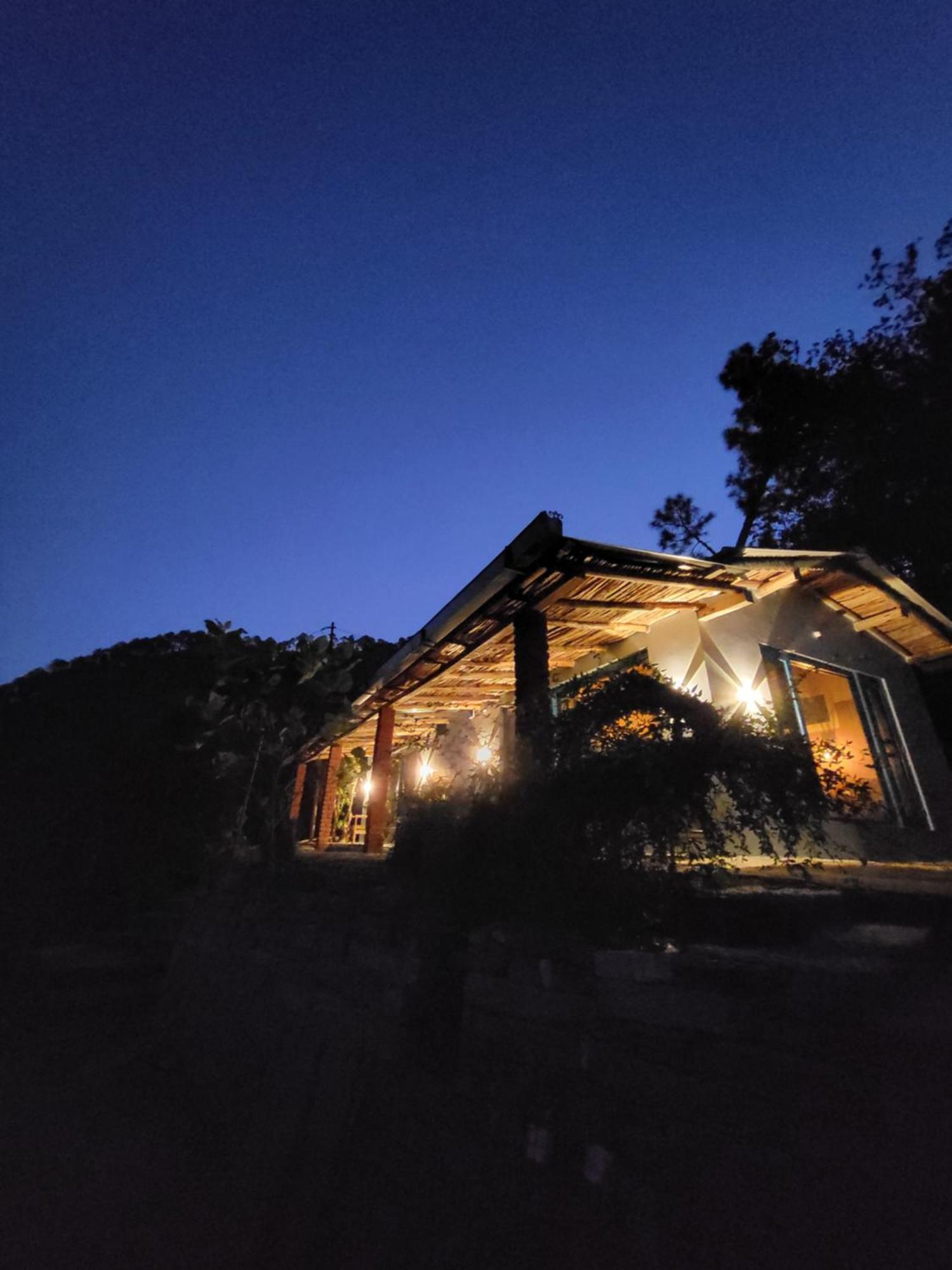Zenoaks Homestay Алмора Екстер'єр фото