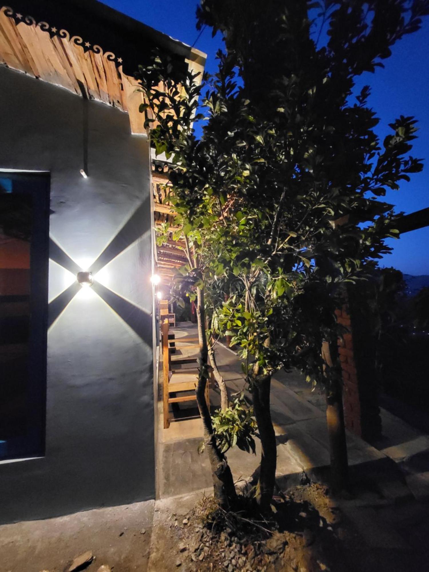 Zenoaks Homestay Алмора Екстер'єр фото