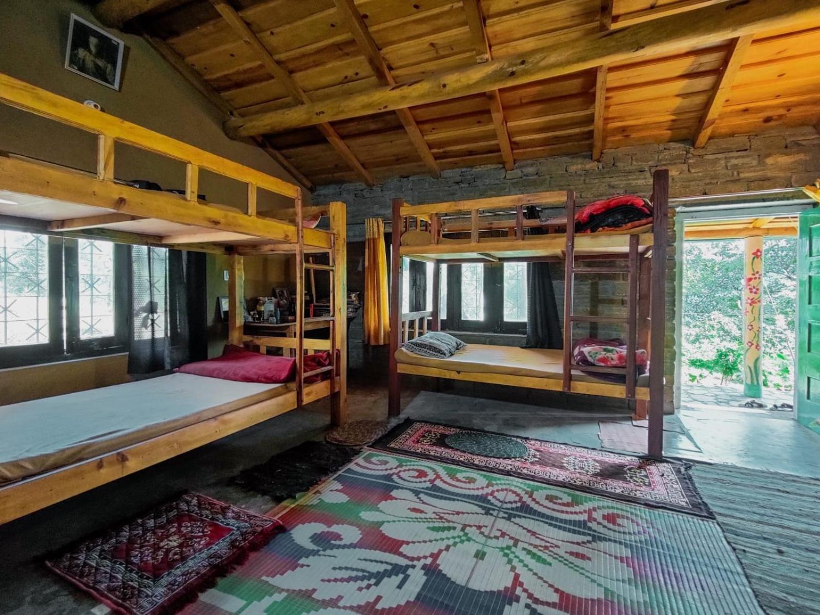 Zenoaks Homestay Алмора Номер фото
